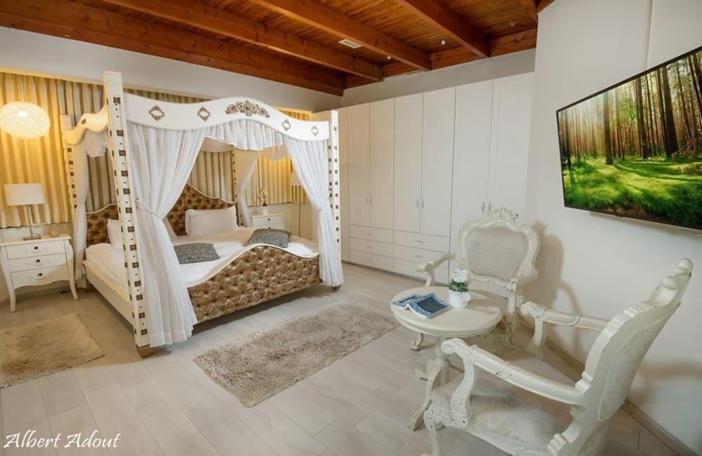 אחוזת הנרקיס 42 צפון  18  נופש - וי פור ויקיישן - V for Vacation