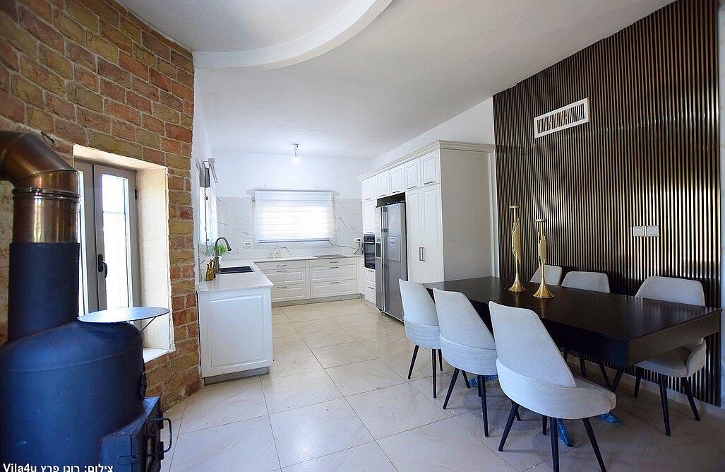 וילה אמור מרכז  15  נופש - וי פור ויקיישן - V for Vacation