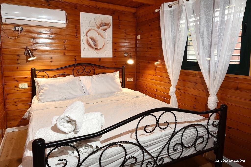 קדמת עדן צפון  9  נופש - וי פור ויקיישן - V for Vacation