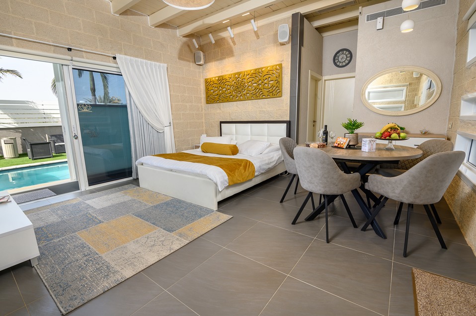 אחוזת מיא - סוויטות בוטיק על המים צפון  8  נופש - וי פור ויקיישן - V for Vacation