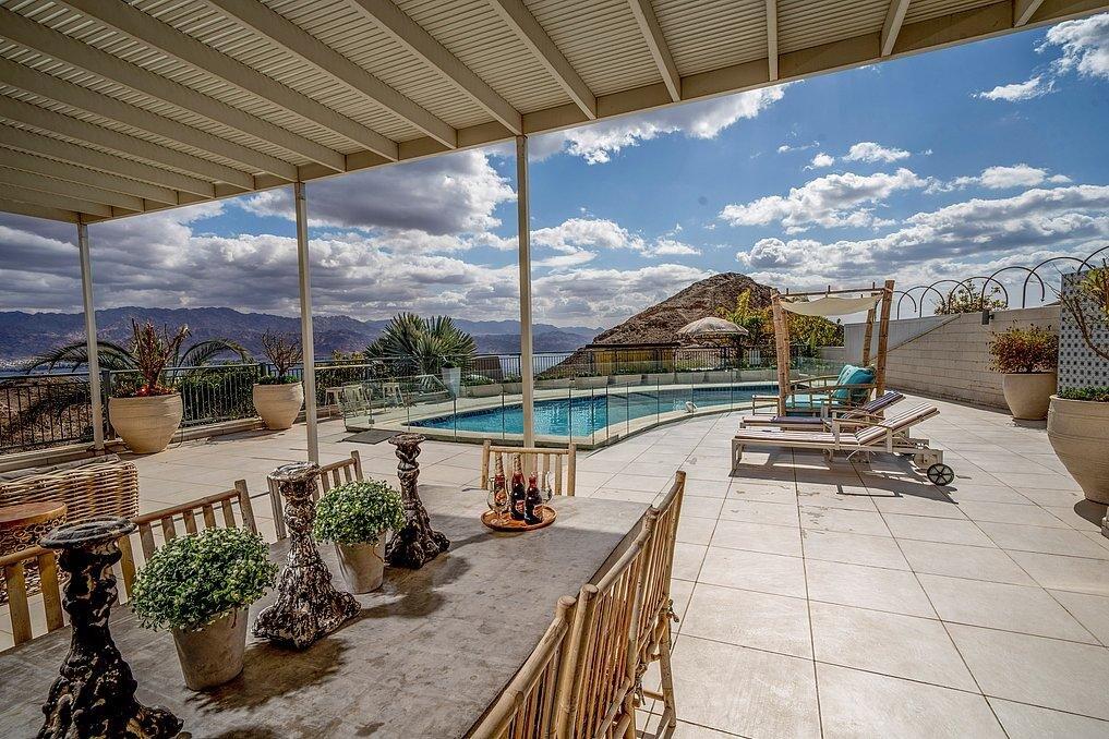 הבית על ההר אילת דרום  30  נופש - וי פור ויקיישן - V for Vacation