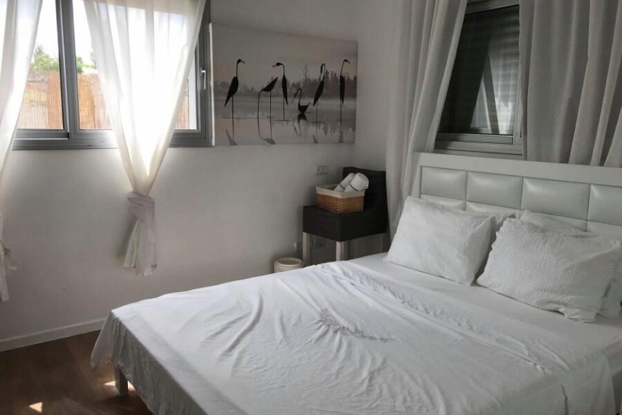 וילה בקצה השדה מרכז  11  נופש - וי פור ויקיישן - V for Vacation