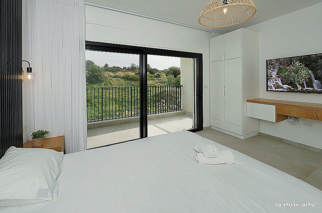 וילה הלליה צפון  13  נופש - וי פור ויקיישן - V for Vacation