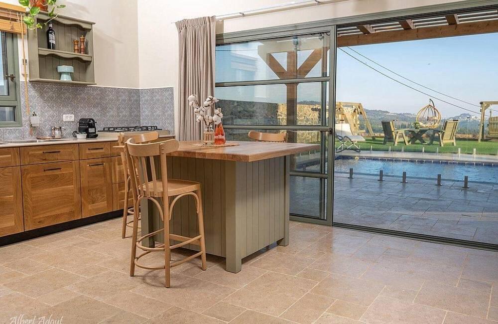 וילה אדמה צפון  10  נופש - וי פור ויקיישן - V for Vacation