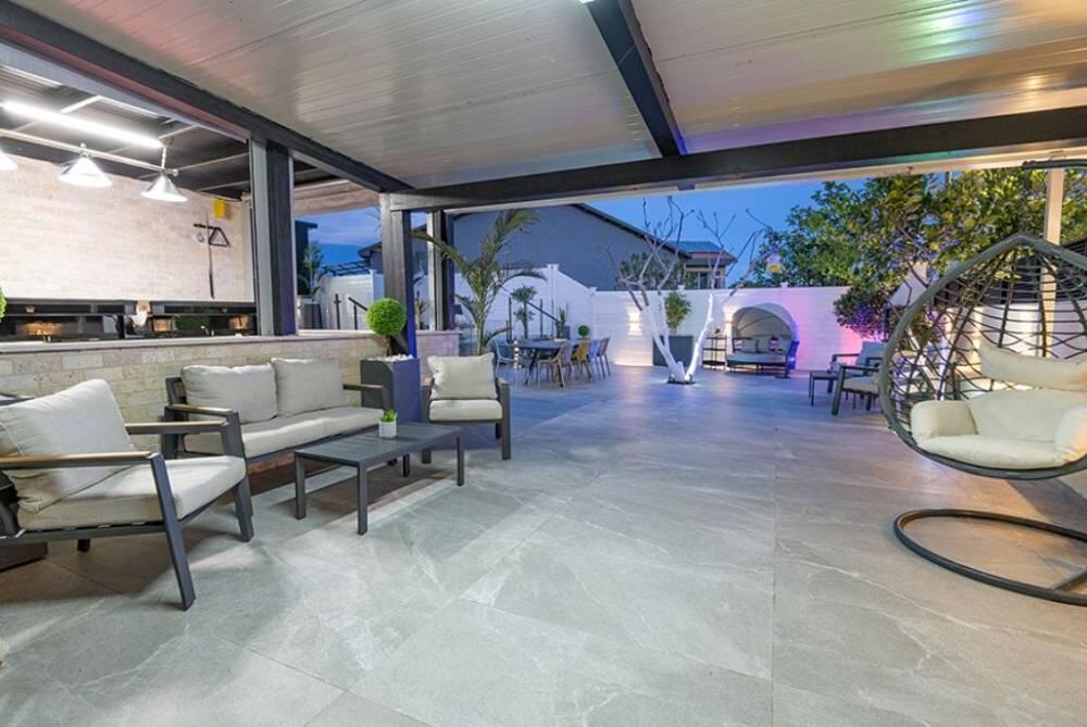 וילה פלואלס בוטיק צפון  32  נופש - וי פור ויקיישן - V for Vacation