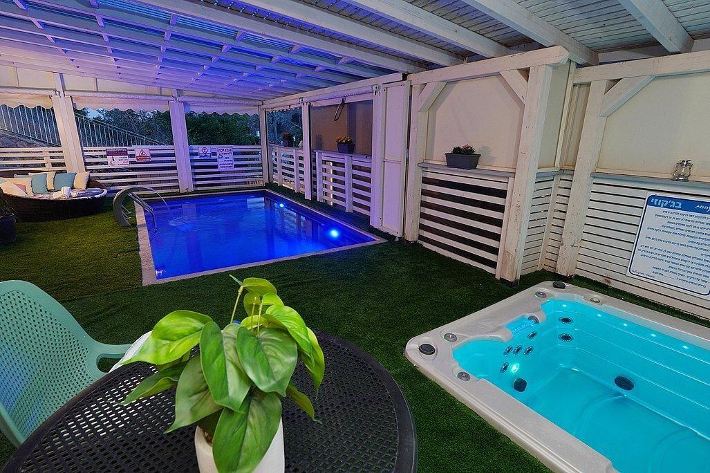 שקד באופק - וילה בוטיק צפון  18  נופש - וי פור ויקיישן - V for Vacation