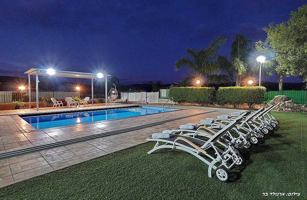 אחוזת השושנים בוטיק צפון  32  נופש - וי פור ויקיישן - V for Vacation