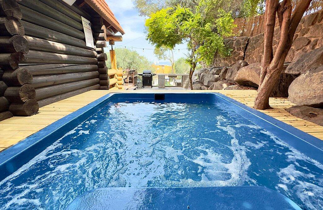 צימר בקתה בזית צפון  1  נופש - וי פור ויקיישן - V for Vacation