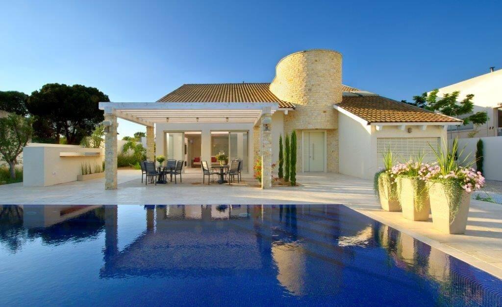 וילה שירי מרכז  2  נופש - וי פור ויקיישן - V for Vacation