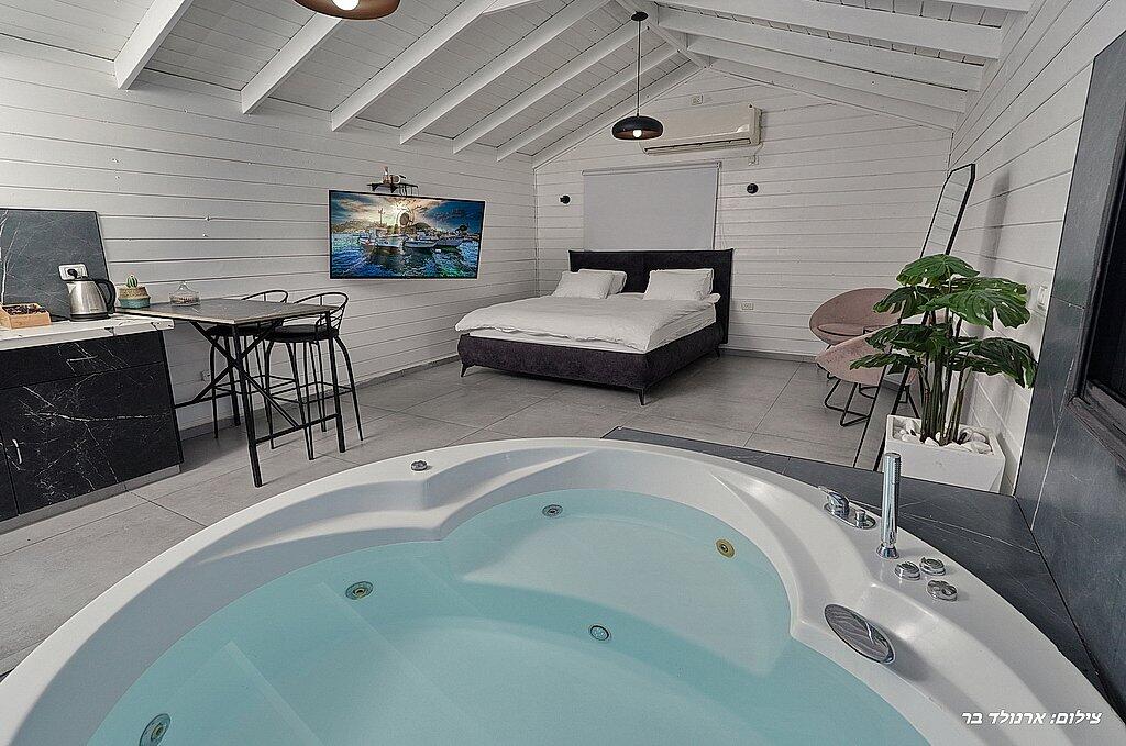 סוויטת מרום צפון  13  נופש - וי פור ויקיישן - V for Vacation