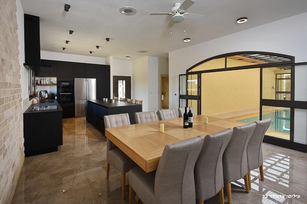 אחוזת ערמונים צפון  24  נופש - וי פור ויקיישן - V for Vacation