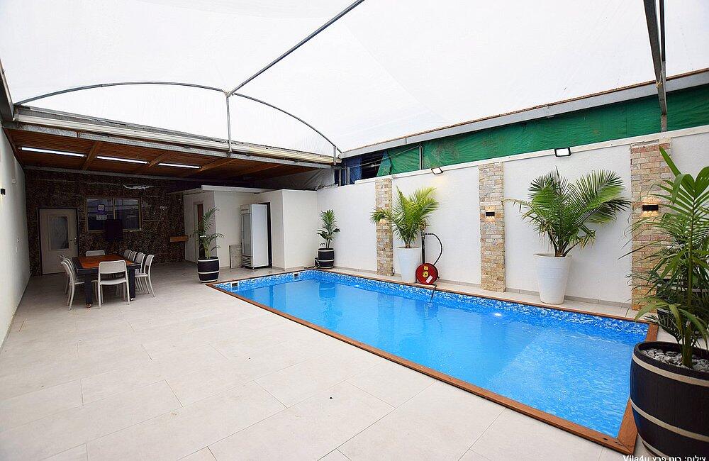 פארטי טוי מרכז  2  נופש - וי פור ויקיישן - V for Vacation