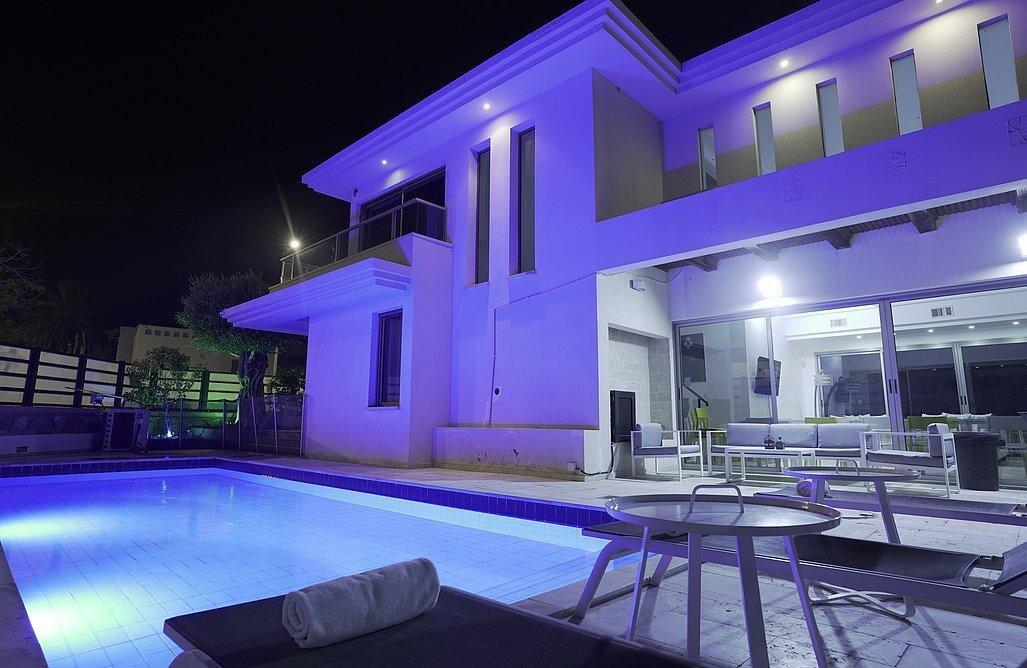 וילה פומלה דרום  11  נופש - וי פור ויקיישן - V for Vacation