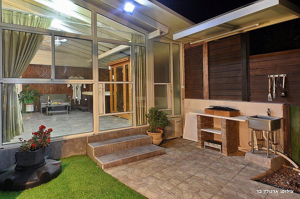 אחוזה בשניים צפון  23  נופש - וי פור ויקיישן - V for Vacation