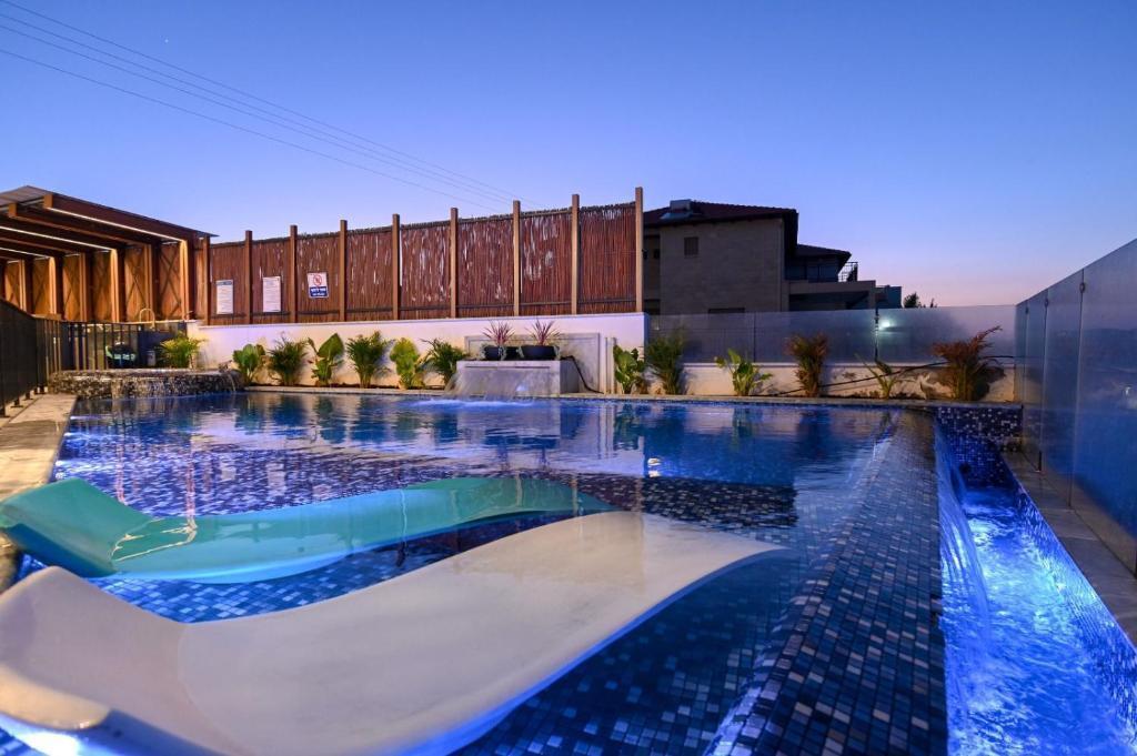 אחוזת לייף סטייל בכנרת צפון  5  נופש - וי פור ויקיישן - V for Vacation