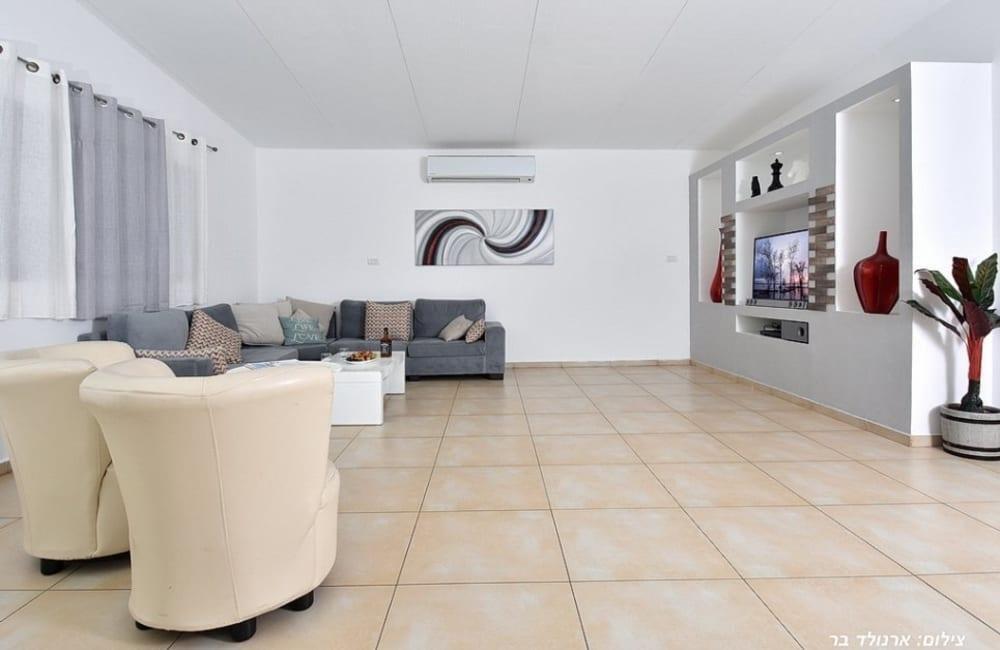 וילה יאניס צפון  3  נופש - וי פור ויקיישן - V for Vacation