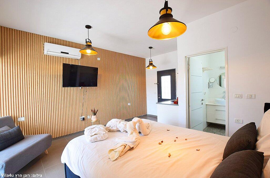 אחוזת האור צפון  12  נופש - וי פור ויקיישן - V for Vacation