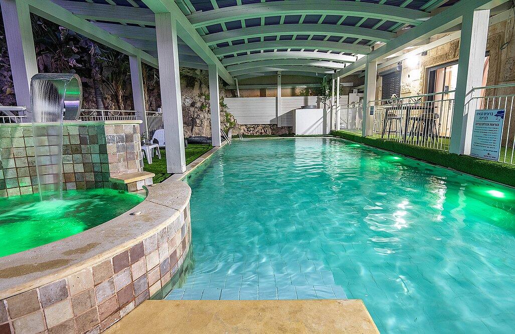 גני הצוק - וילת אירוח צפון  49  נופש - וי פור ויקיישן - V for Vacation