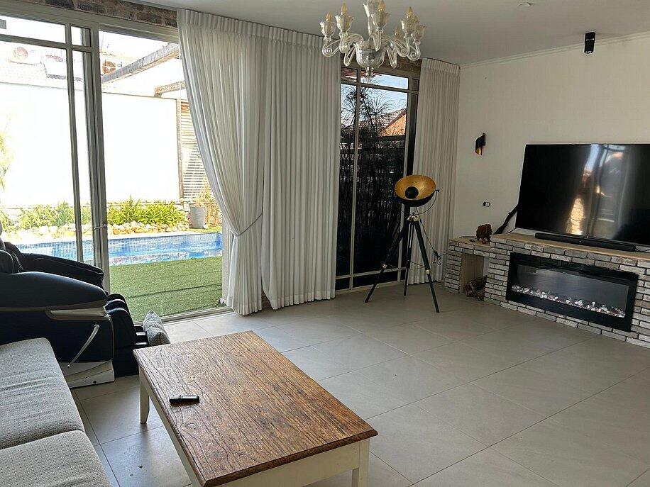 גן עדן בשרון מרכז  4  נופש - וי פור ויקיישן - V for Vacation