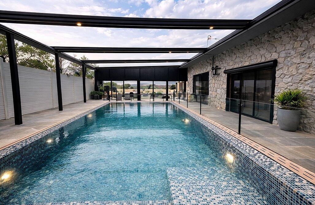 וילה פלואלס בוטיק צפון  16  נופש - וי פור ויקיישן - V for Vacation