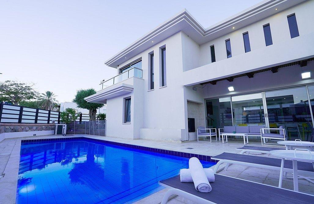 וילה פומלה דרום  26  נופש - וי פור ויקיישן - V for Vacation