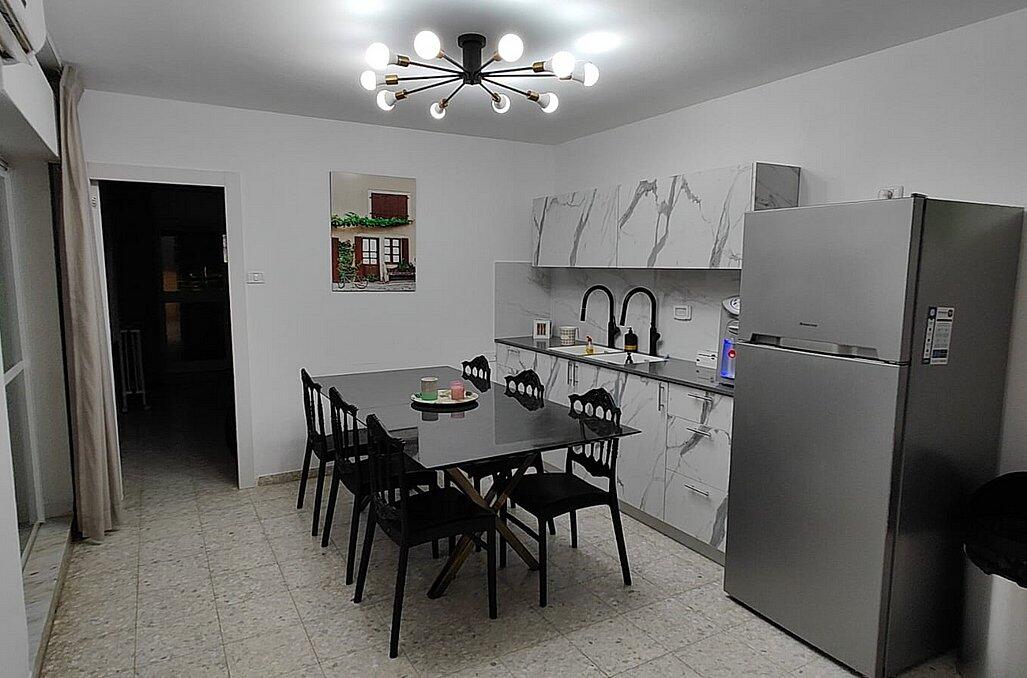 אצולת אירופה - גבעות ירושלים מרכז  11  נופש - וי פור ויקיישן - V for Vacation