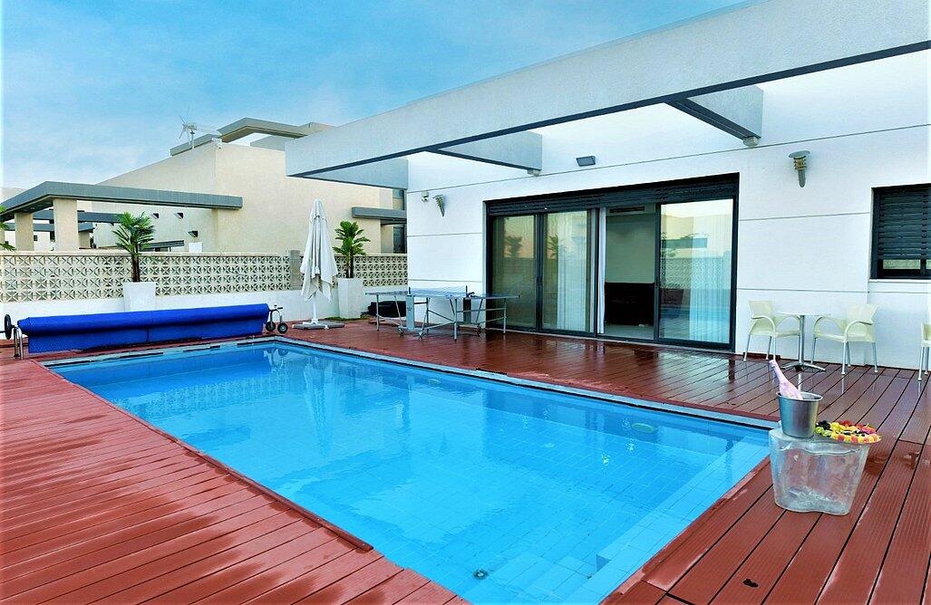 וילה ונציה דרום  8  נופש - וי פור ויקיישן - V for Vacation