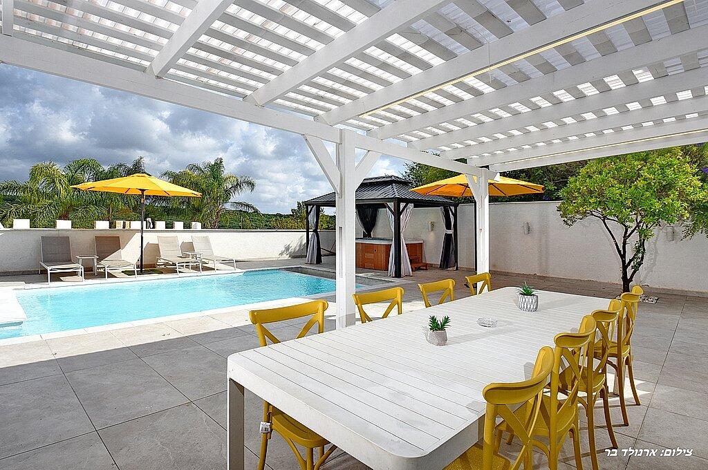 וילה דוריאל צפון  5  נופש - וי פור ויקיישן - V for Vacation