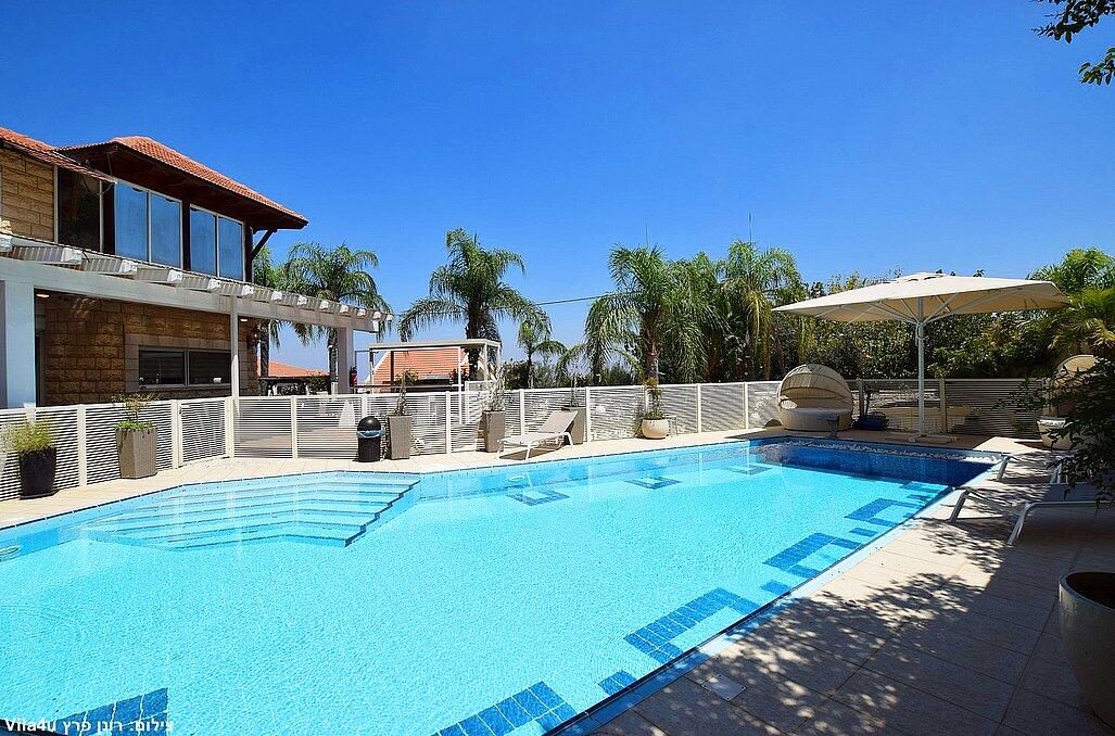 אחוזת הנרקיס 42 צפון  5  נופש - וי פור ויקיישן - V for Vacation