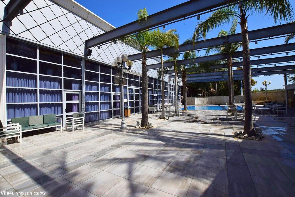 רוקה וייב מרכז  15  נופש - וי פור ויקיישן - V for Vacation