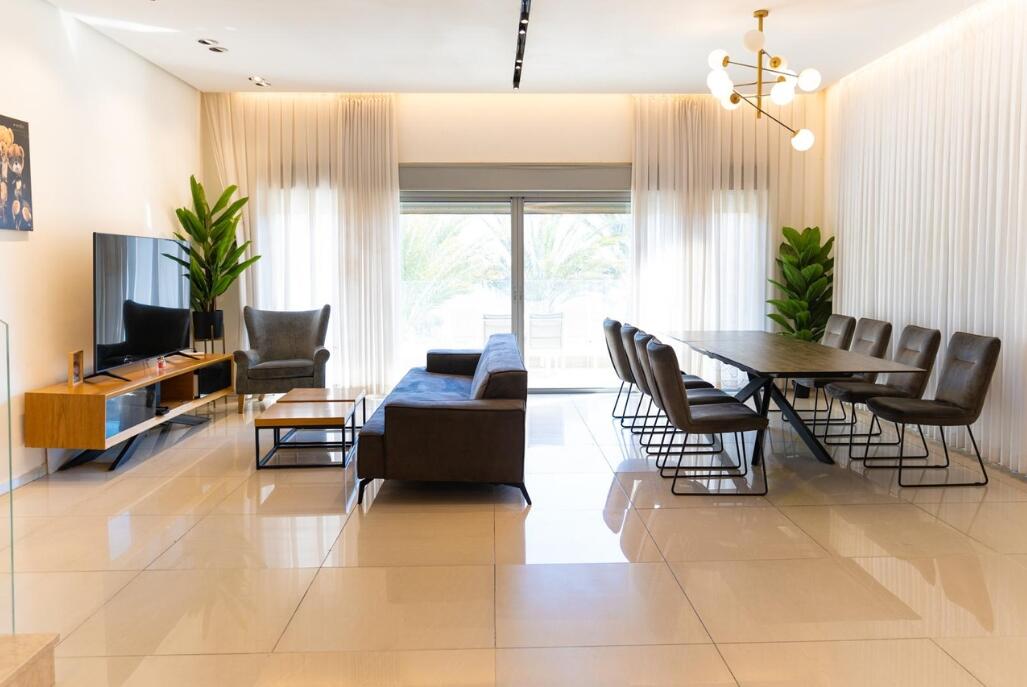 וילה וילאליס דרום  13  נופש - וי פור ויקיישן - V for Vacation