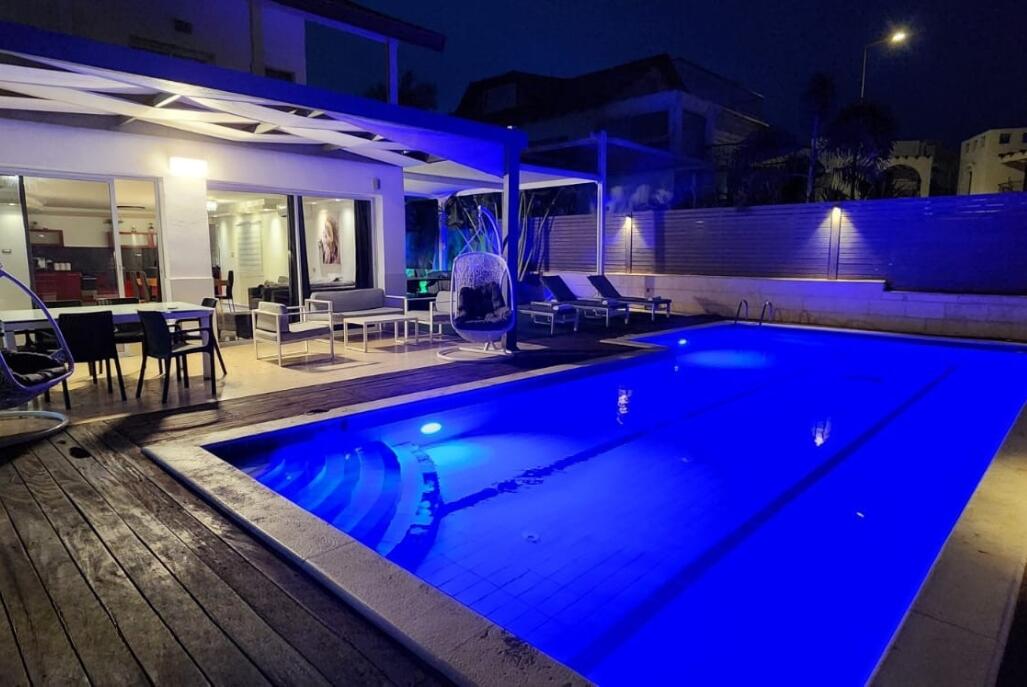 וילה ניס דרום  15  נופש - וי פור ויקיישן - V for Vacation