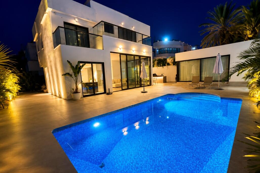 וילה מאיה - Villa Maya בהרצליה מרכז  10  נופש - וי פור ויקיישן - V for Vacation