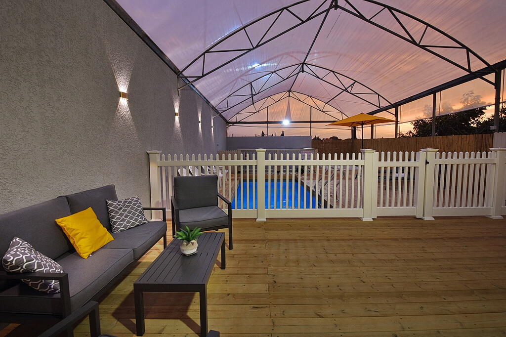 סוויטת האושר צפון  28  נופש - וי פור ויקיישן - V for Vacation