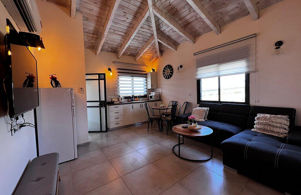 צימרים נעמי ומי צפון  7  נופש - וי פור ויקיישן - V for Vacation