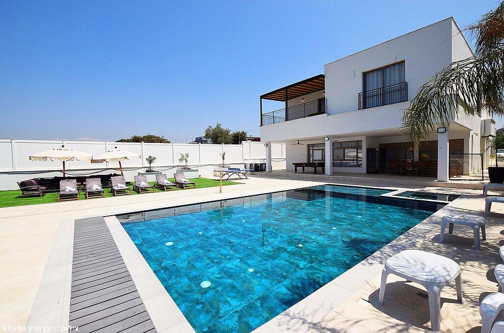 וילה גרנד רויאל פמילי צפון  1  נופש - וי פור ויקיישן - V for Vacation