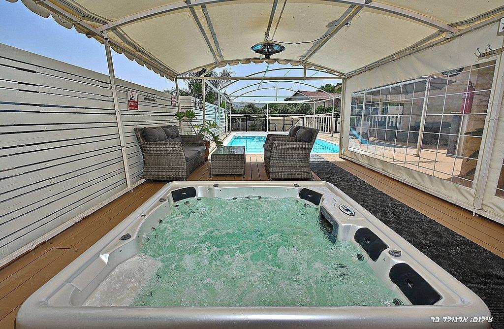 אחוזת נטלי צפון  19  נופש - וי פור ויקיישן - V for Vacation