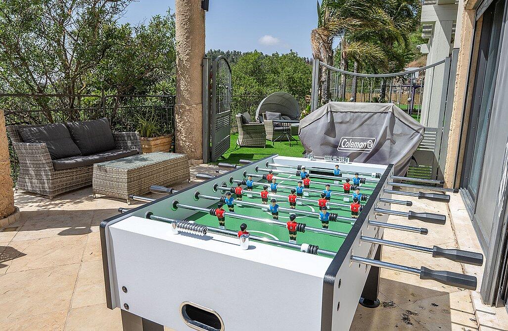 גני הצוק - וילת אירוח צפון  17  נופש - וי פור ויקיישן - V for Vacation