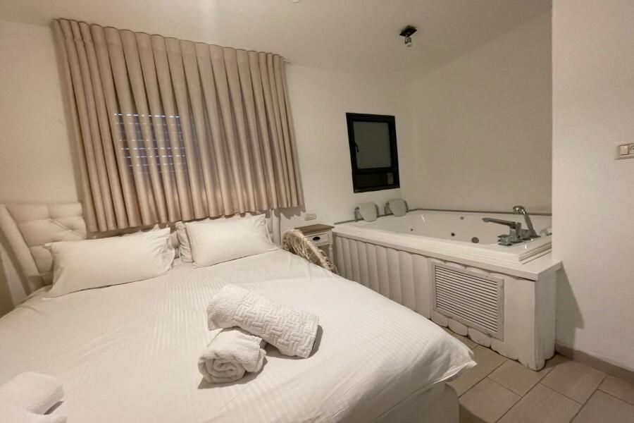 קבוצת פלאזה בוטיק צפון  20  נופש - וי פור ויקיישן - V for Vacation