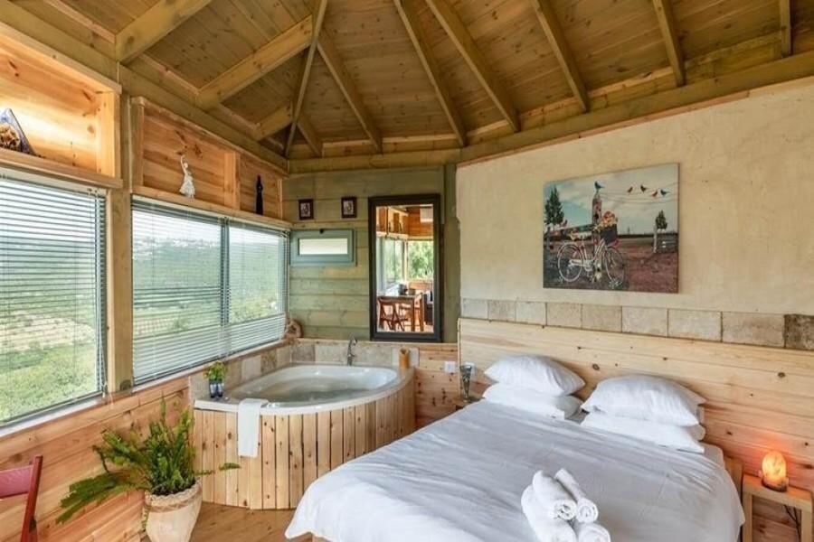 שיר החורש צפון  15  נופש - וי פור ויקיישן - V for Vacation