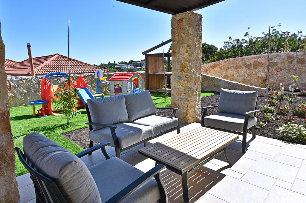 אחוזת ערמונים צפון  29  נופש - וי פור ויקיישן - V for Vacation