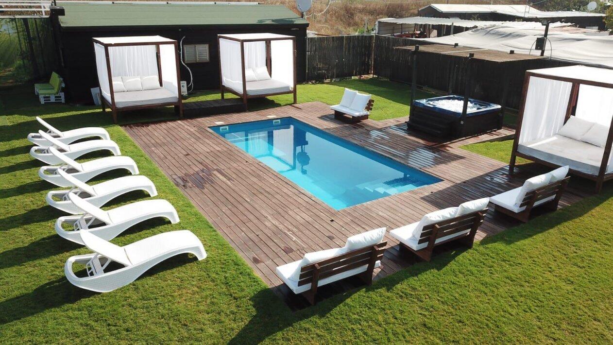 שדות אירוח בטבע מרכז  2  נופש - וי פור ויקיישן - V for Vacation