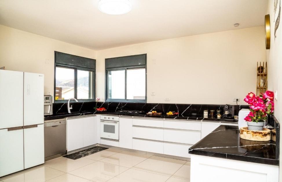 אחוזת אפנדי צפון  8  נופש - וי פור ויקיישן - V for Vacation