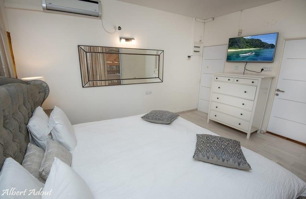 אחוזת הנרקיס 42 צפון  23  נופש - וי פור ויקיישן - V for Vacation