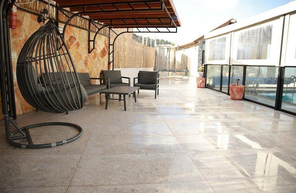 מצפה הצוקים צפון  25  נופש - וי פור ויקיישן - V for Vacation