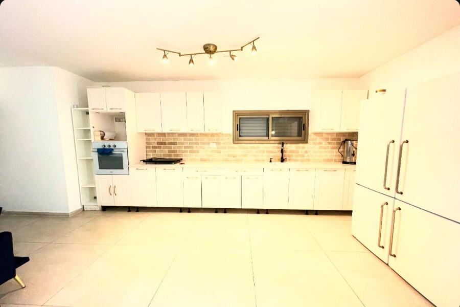 בשדות של המושב דרום  9  נופש - וי פור ויקיישן - V for Vacation