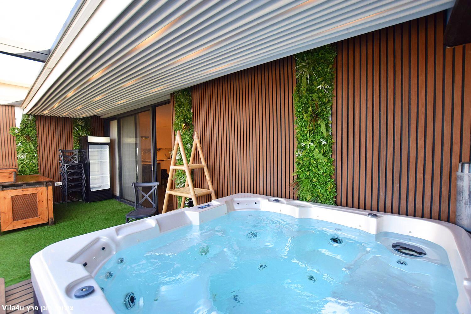 וילה קינג רפאל צפון  4  נופש - וי פור ויקיישן - V for Vacation