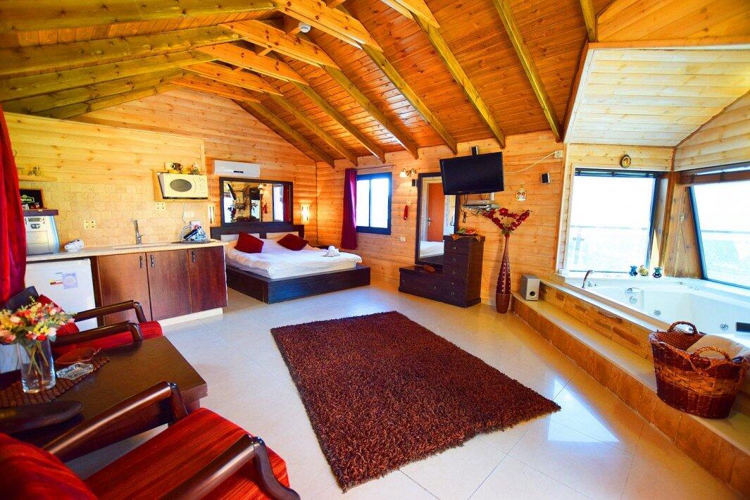 בקתות נוף אורנים צפון  15  נופש - וי פור ויקיישן - V for Vacation