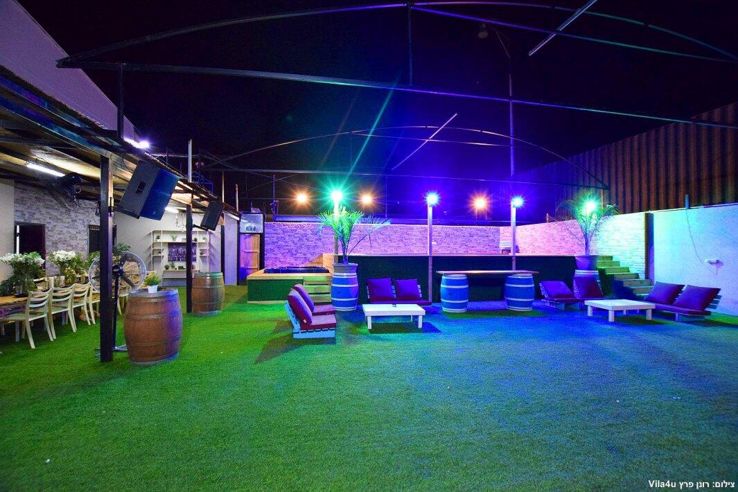 אופוריה נתניה מרכז  16  נופש - וי פור ויקיישן - V for Vacation