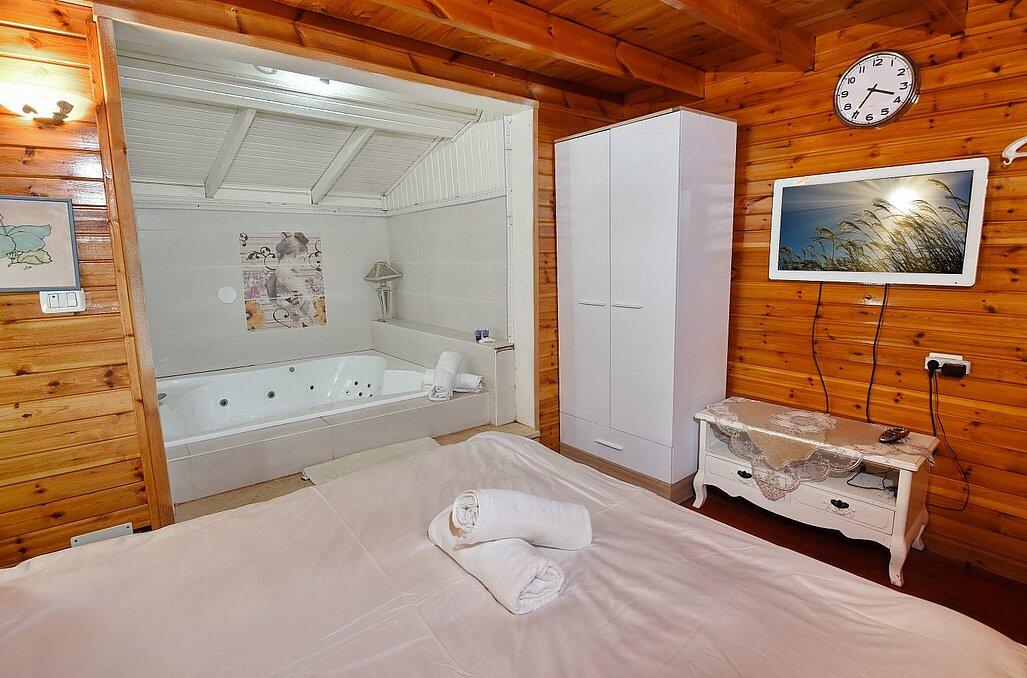 בקתות נוף ילדות צפון  15  נופש - וי פור ויקיישן - V for Vacation